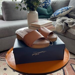 Universal thread Clogs